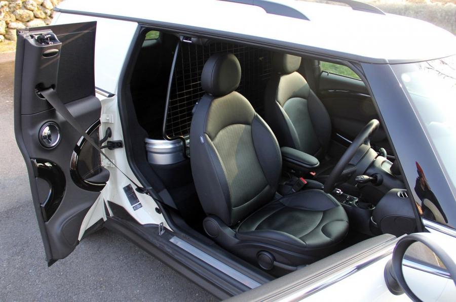  Mini Cooper Clubvan 2014 года  (фото 23 из 47)